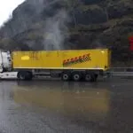 A26, emette vapori di ammoniaca dal rimorchio: l'intervento dei VVF