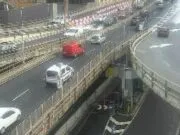 Auto si ribalta sulla Sopraelevata, chiusa la rampa per Genova Ovest Auto si ribalta sulla Sopraelevata, chiusa la rampa per Genova Ovest